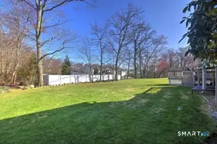 12 Coyle Dr, West Haven, CT 06516 - Photo 3