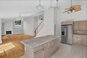 37 W Normandy Dr, West Hartford, CT 06107 - Photo 5