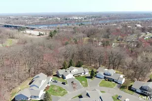 98 Dibble Hollow Ln, Windsor Locks, CT 06096 - Photo 17