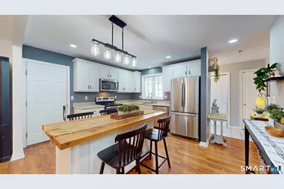 98 Dibble Hollow Lane #98, Windsor Locks, CT 06096 - Photo 3
