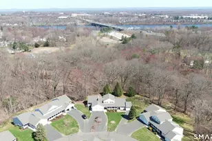 98 Dibble Hollow Ln, Windsor Locks, CT 06096 - Photo 9