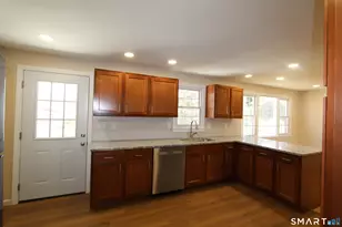 32 Lexington Cir, Newington, CT 06111 - Photo 7