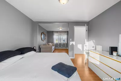 948 Wayne Street, Bridgeport, CT 06606 - Photo 5