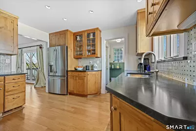 49 Buena Vista Street, Stamford, CT 06907 - Photo 9