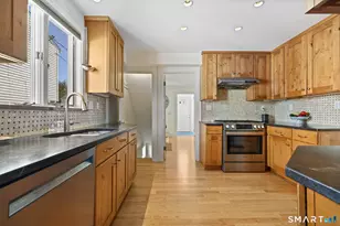 49 Buena Vista St, Stamford, CT 06907 - Photo 7