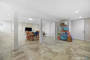 49 Buena Vista St, Stamford, CT 06907 - Photo 21