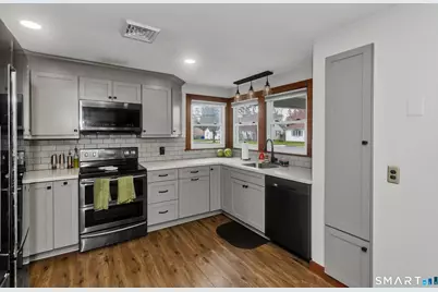 12 Longview Road, Enfield, CT 06082 - Photo 3