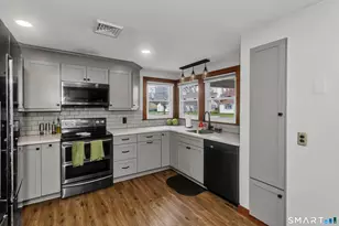 12 Longview Rd, Enfield, CT 06082 - Photo 3