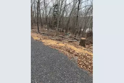 33 Castle Heights, Deep River, CT 06417 - Photo 5