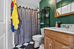 429 Thompson Ave, East Haven, CT 06512 - Photo 5