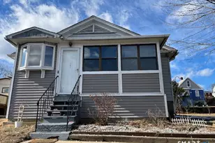 217 Hillcrest Rd, Bridgeport, CT 06606 - Photo 1