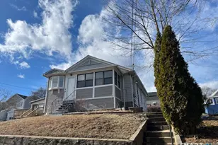 217 Hillcrest Rd, Bridgeport, CT 06606 - Photo 3