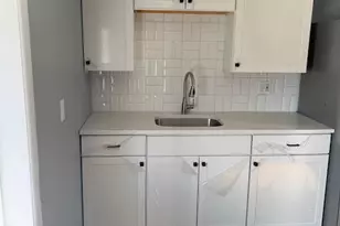 217 Hillcrest Rd, Bridgeport, CT 06606 - Photo 15