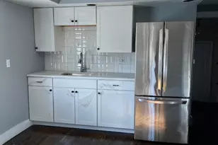 217 Hillcrest Rd, Bridgeport, CT 06606 - Photo 17