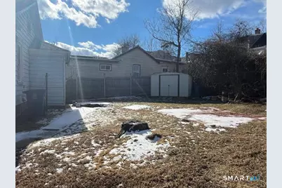 217 Hillcrest Road, Bridgeport, CT 06606 - Photo 37