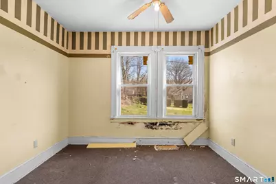 32 Greenwood Street, Naugatuck, CT 06770 - Photo 17