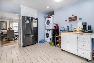 21 Hirsch Rd, Stamford, CT 06905 - Photo 9