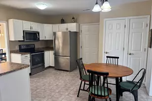 21 Beechwood Dr, Waterford, CT 06385 - Photo 7