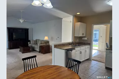 21 Beechwood Drive, Waterford, CT 06385 - Photo 5