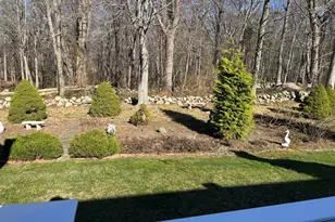 21 Beechwood Dr, Waterford, CT 06385 - Photo 3