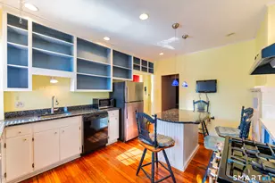 10 Columbia St, Hartford, CT 06106 - Photo 11