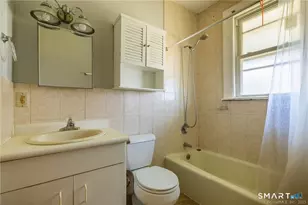 56 Park Ave, Bridgeport, CT 06604 - Photo 5