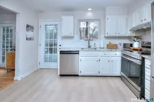 518 Bennetts Farm Rd, Ridgefield, CT 06877 - Photo 5