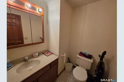 18 Colonial Village #18, Shelton, CT 06484 - Photo 7