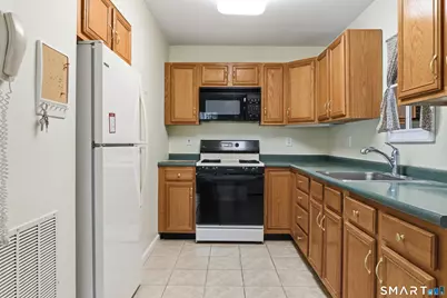 202 Stoney Way #202, New Fairfield, CT 06812 - Photo 7