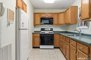 202 Stoney Way, New Fairfield, CT 06812 - Photo 7