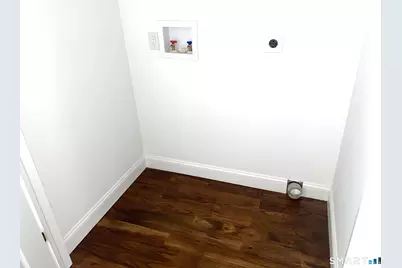 277 Alba Avenue, Bridgeport, CT 06606 - Photo 27