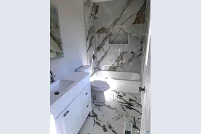 277 Alba Avenue, Bridgeport, CT 06606 - Photo 31