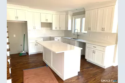 277 Alba Avenue, Bridgeport, CT 06606 - Photo 7