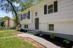 6 Eric Ct, Norwalk, CT 06851 - Photo 3