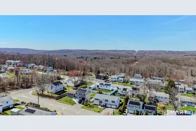 25 Greenview Drive, Waterbury, CT 06708 - Photo 5