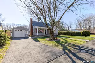 7 Ivy Ln, Danbury, CT 06811 - Photo 3