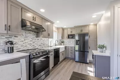 7 Ivy Lane, Danbury, CT 06811 - Photo 15