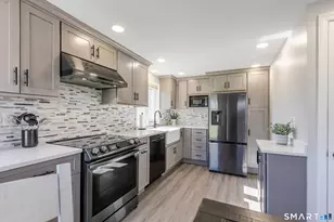 7 Ivy Ln, Danbury, CT 06811 - Photo 15