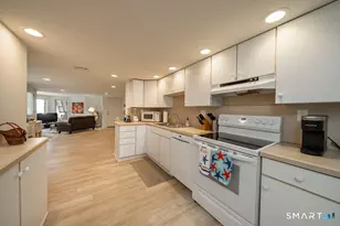 133 Linden Ave, Branford, CT 06405 - Photo 7