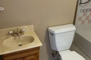 82-84 Glendale Ave, Hartford, CT 06106 - Photo 9