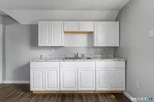 23 Beacon St, Waterbury, CT 06704 - Photo 11