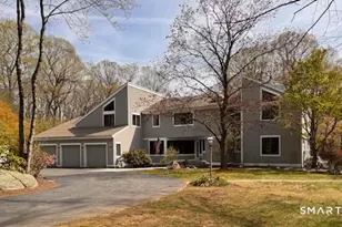 28 Strawberry Ln, Shelton, CT 06484 - Photo 3