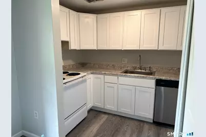 13 Burgundy Hill Lane #13, Middletown, CT 06457 - Photo 5