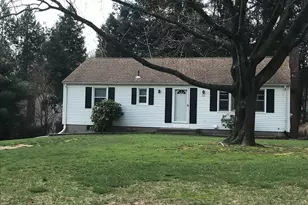 26 Melody Ln, East Granby, CT 06026 - Photo 3