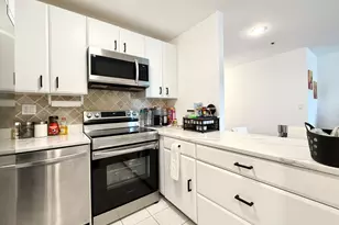 1633 Washington Blvd, Stamford, CT 06902 - Photo 5