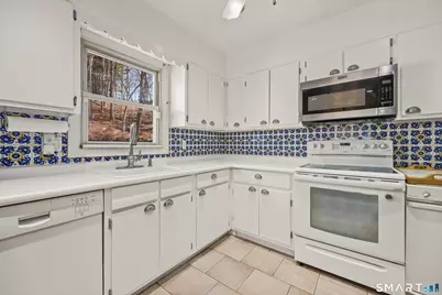 16 Sherwood Road, Ridgefield, CT 06877 - Photo 5