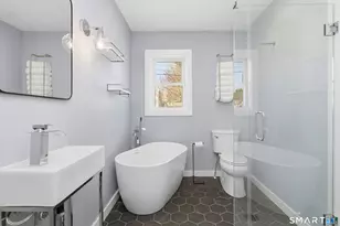 21 Deepwood Dr, Manchester, CT 06040 - Photo 17