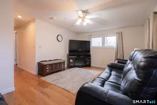 744 Russell St, New Haven, CT 06513 - Photo 9