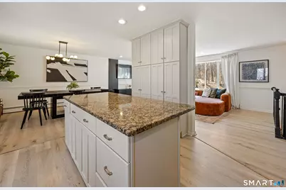 141 Old Coach Highway, Hamden, CT 06514 - Photo 17