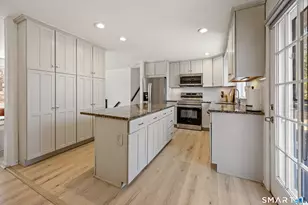 141 Old Coach Hwy, Hamden, CT 06514 - Photo 19